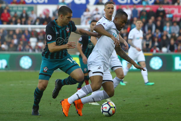 莱万：我不是中场球员，不想回撤；在比赛中我应该更靠近禁区